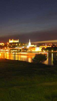 Nachtansicht von Bratislava