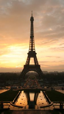 Eiffelturm bei Sonnenuntergang