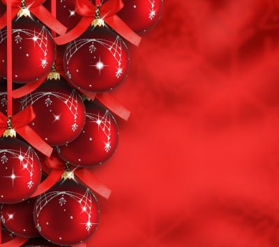 Rote Weihnachtsornamente