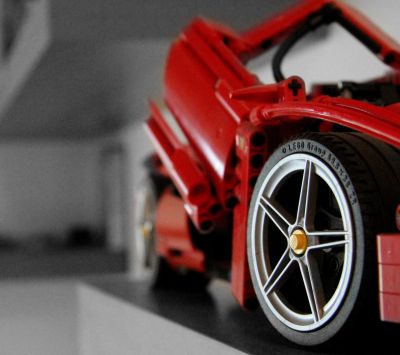 Rotes Sportwagenmodell