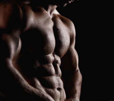 Muskelbepackter Mann Fitness
