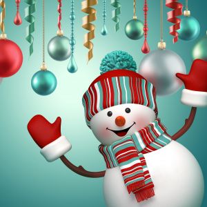 Fröhlicher Schneemann mit Ornamenten