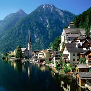 Malersches Dorf am See