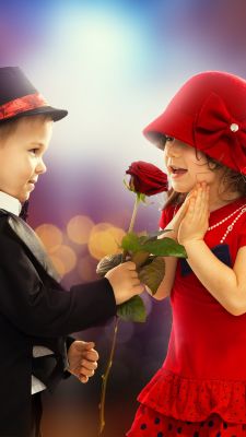 Niedliche Kinder mit Rose