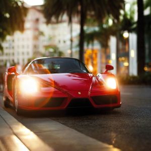Ferrari Enzo bei Sonnenuntergang